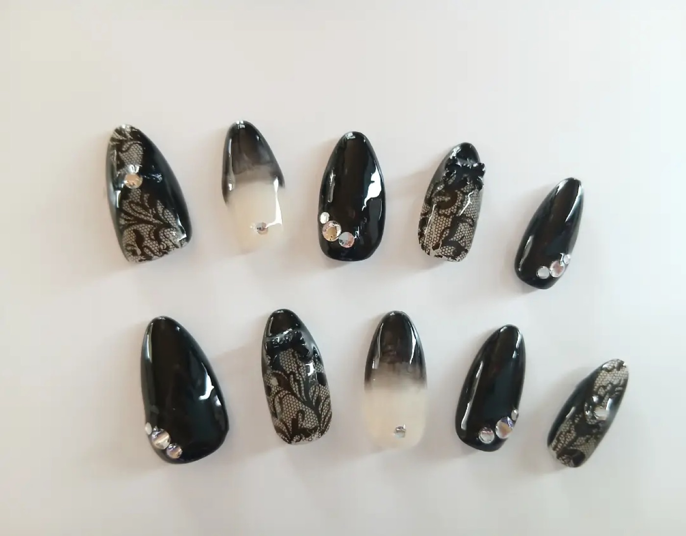 ネイルチップ施術例(ロングアーモンド)
